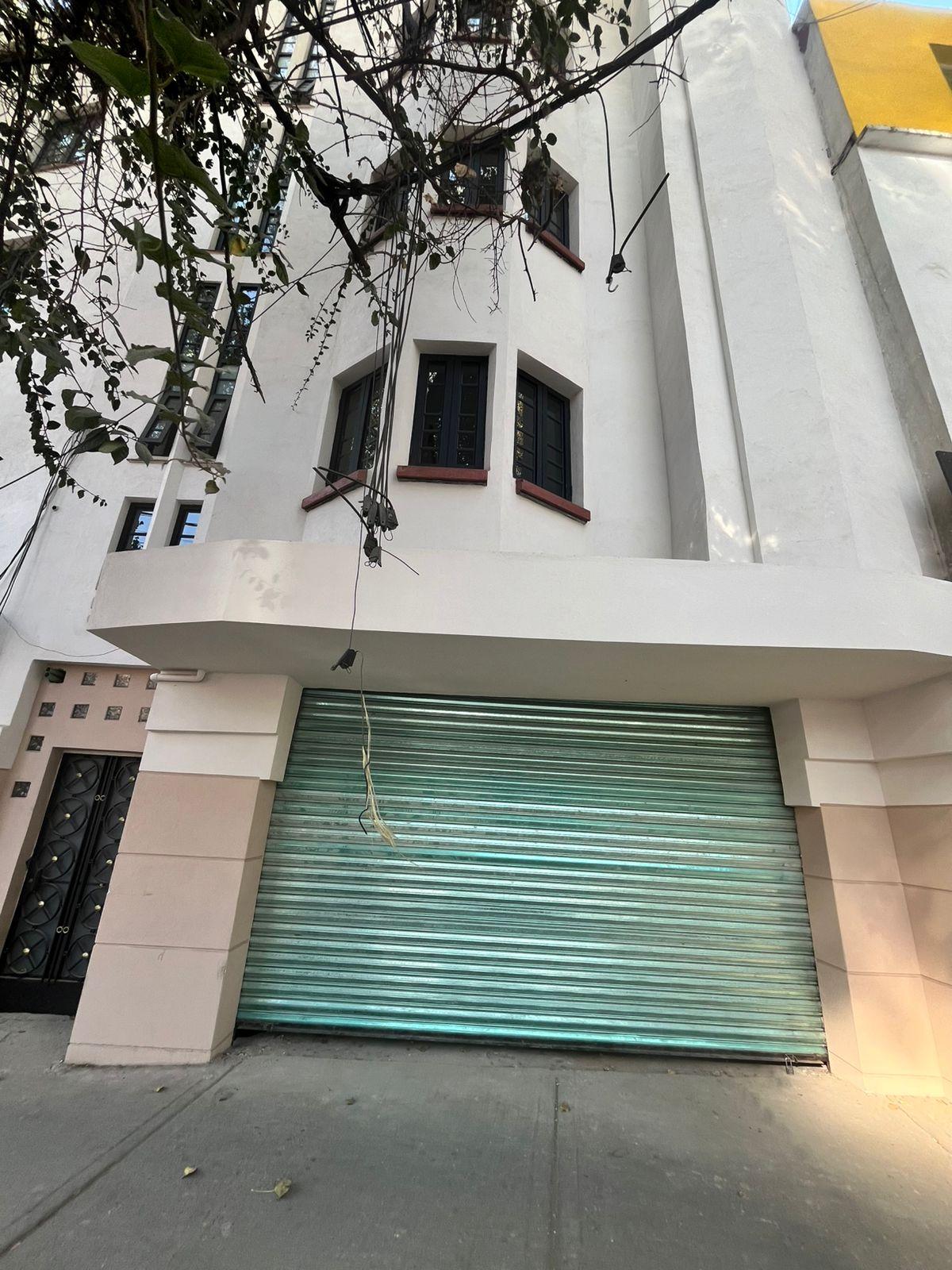 Local comercial en remodelación sobre Baja California con alto flujo peatonal