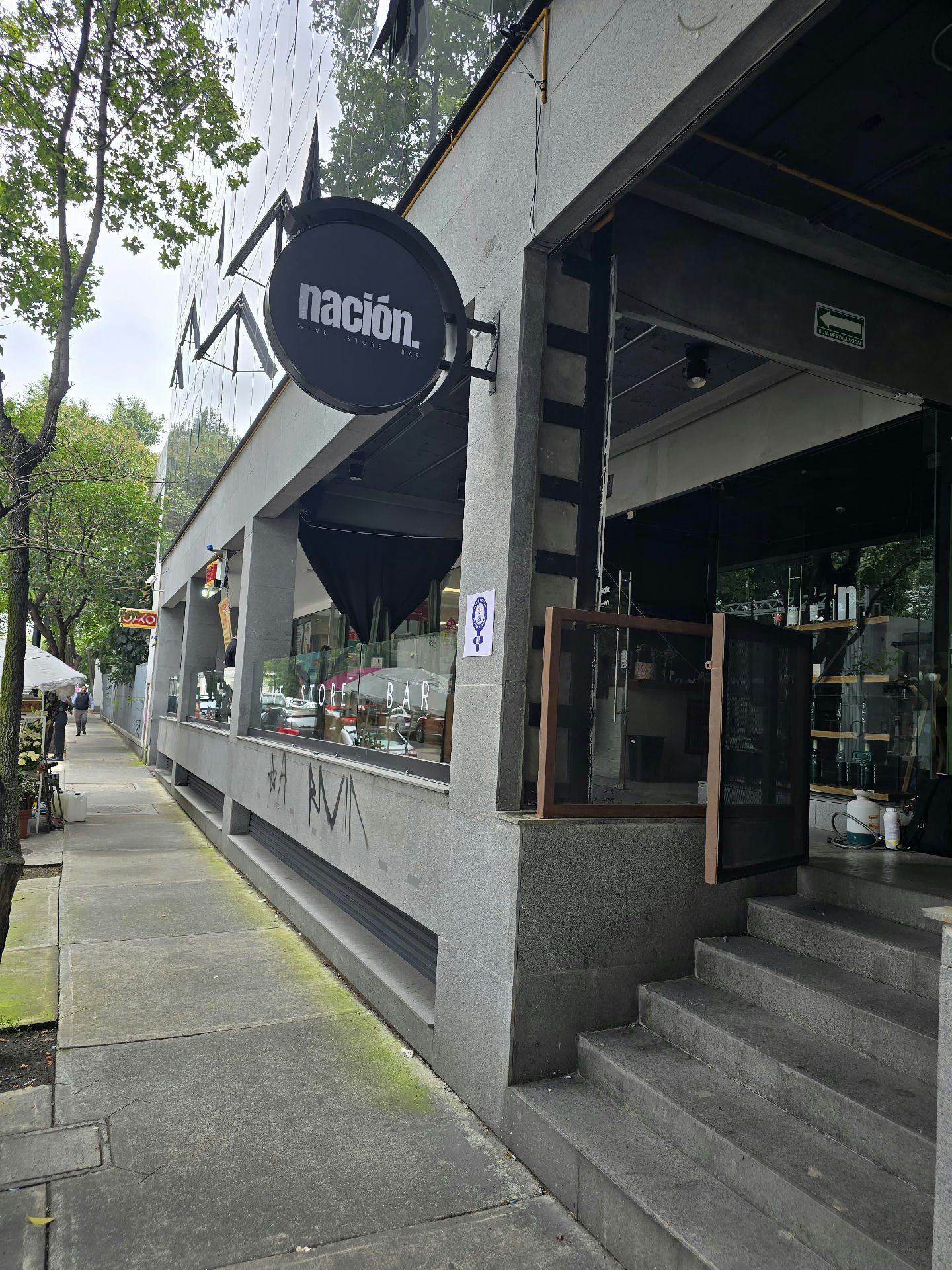 Excelente local en Juárez con alto techo y licencia de alcohol