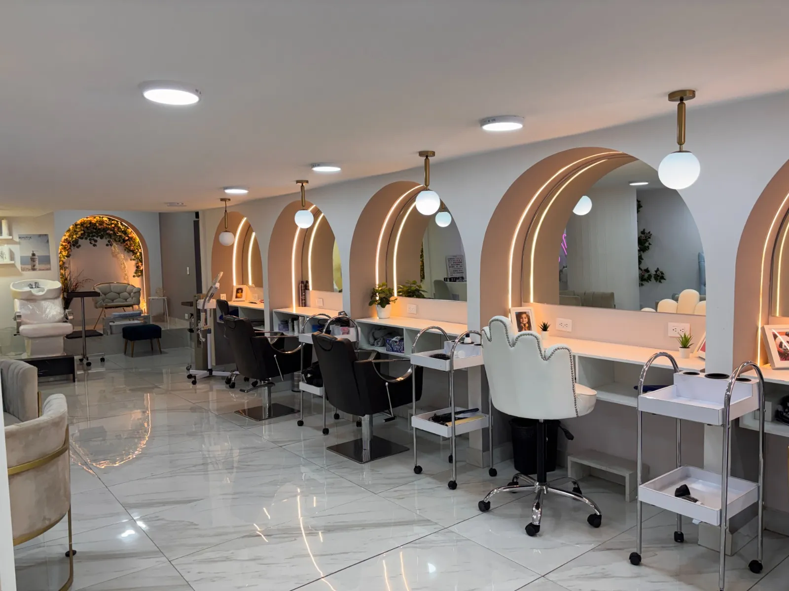 Traspaso Clínica Estética, Barbería y Spa 100% Equipado | Del Valle